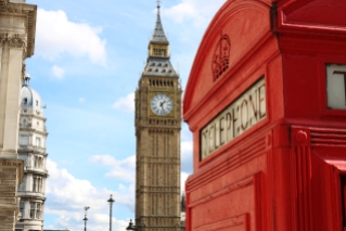 Phone Box and the Elizabeth Tower | London UK